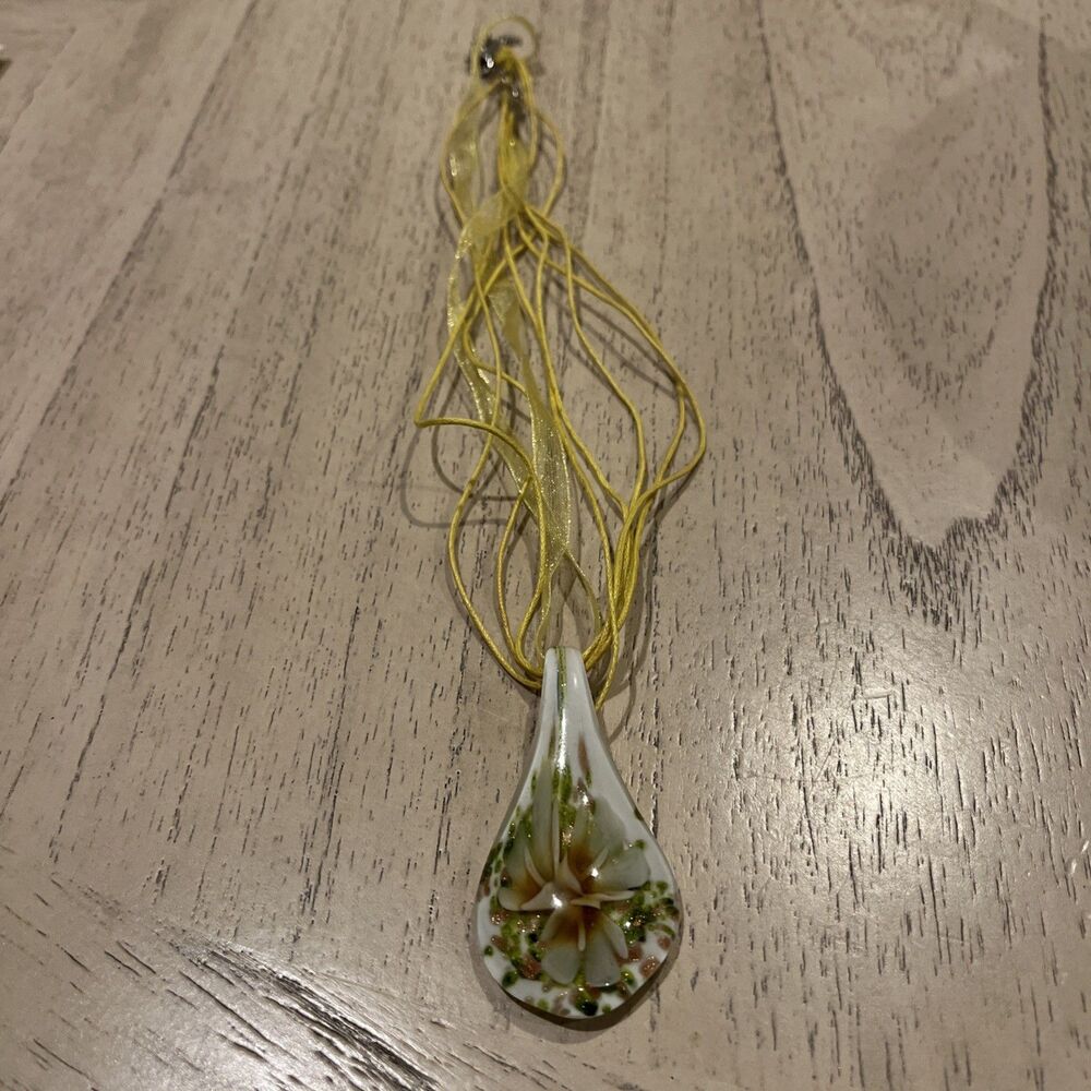 Hand blown Glass Necklace Pendant Art White Floral Design Green Sparkling